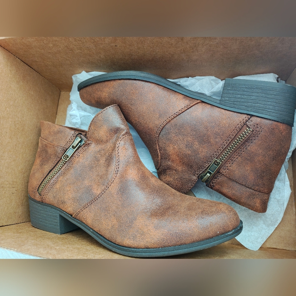 Sun + Stone Distressed Brown Ankle Booties 7